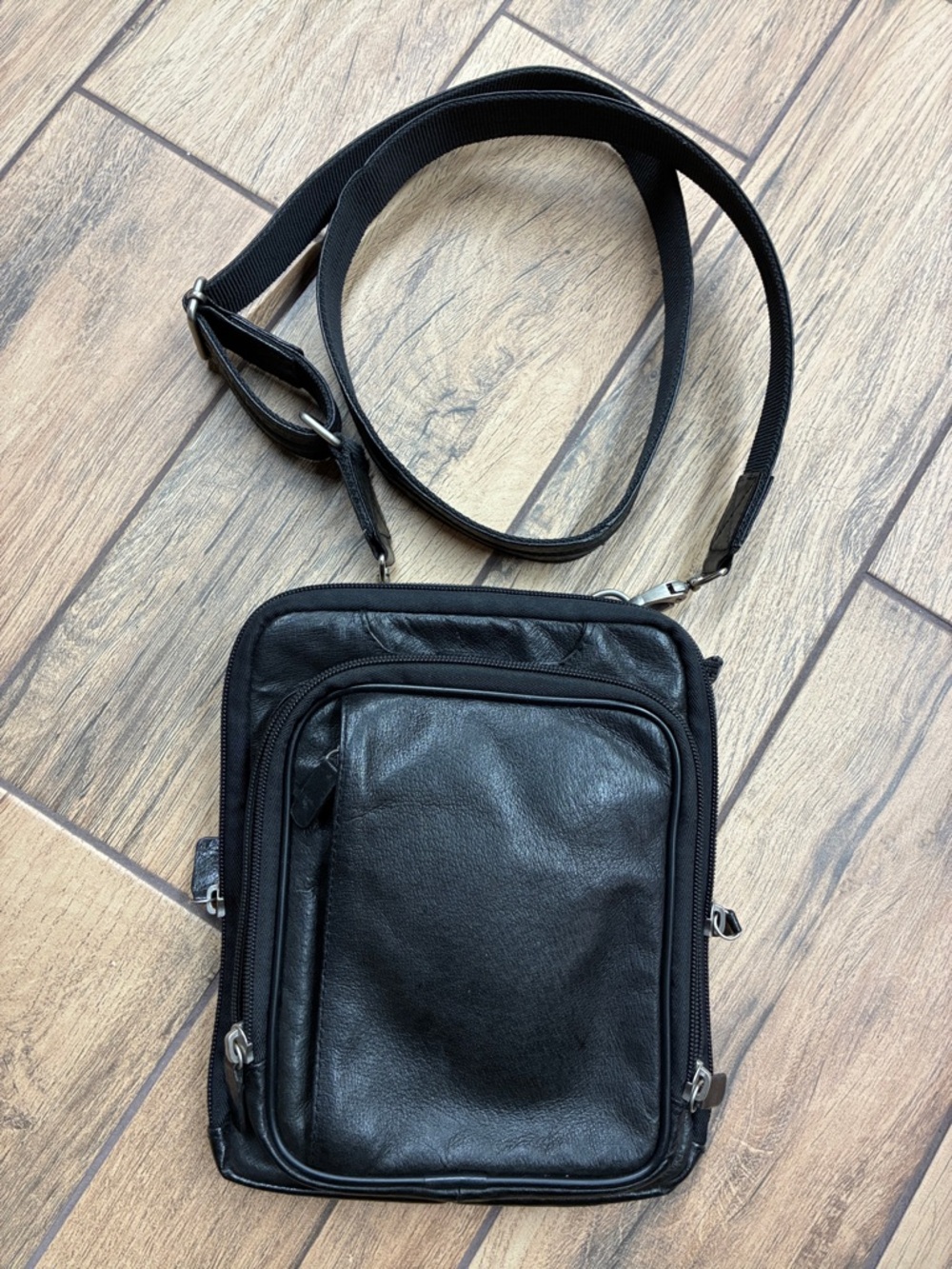 Gun Tote’n Mama Black Crossbody Concealed Carry Leather Purse